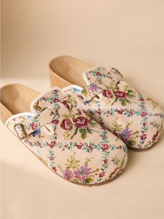 Altar'd State Shoes - ALTAR’D STATE Lorenna Floral Tapestry Platform Clog